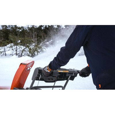Снігоочисник Husqvarna ST 124 Снігоочисник Husqvarna ST 124