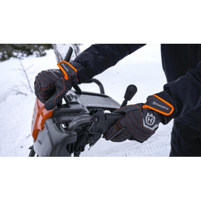 Снігоочисник Husqvarna ST 330 Снігоочисник Husqvarna ST 330