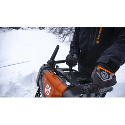 Снігоочисник Husqvarna ST 330 Снігоочисник Husqvarna ST 330