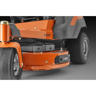 Косарка з нульовим розворотом Husqvarna Z 242F Косарка з нульовим розворотом Husqvarna Z 242F
