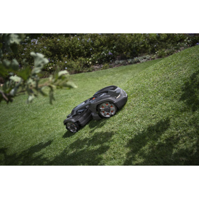 Газонокосарка-робот Husqvarna AM 435XAWD Газонокосарка-робот Husqvarna AM 435XAWD
