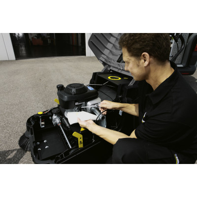 Ручна підмітальна машина Karcher KM 75/40 W G Ручна підмітальна машина Karcher KM 75/40 W G