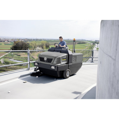 Промислова підмітальна машина Karcher KM 150/500 R D Classic Промислова підмітальна машина Karcher KM 150/500 R D Classic