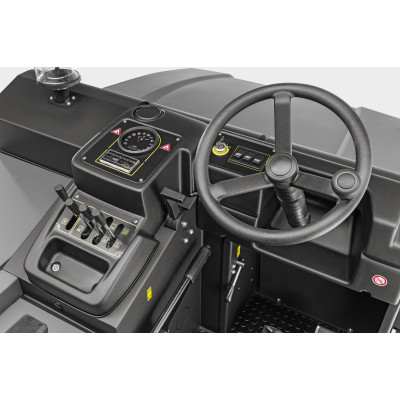 Промислова підмітальна машина Karcher KM 150/500 R D Classic Промислова підмітальна машина Karcher KM 150/500 R D Classic
