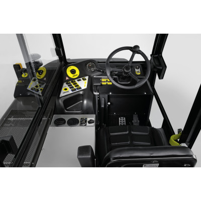 Промислова підмітальна машина Karcher KM 150/500 R D Промислова підмітальна машина Karcher KM 150/500 R D