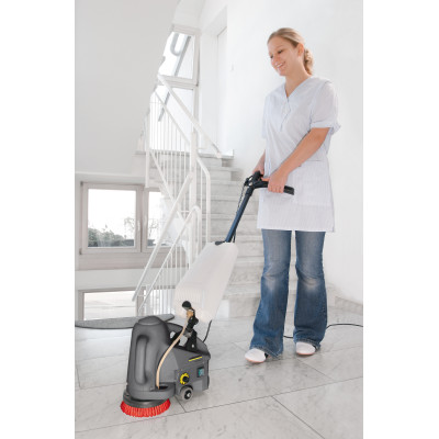 Апарат для очищення сходів та ескалаторів Karcher BD 17/5 C Апарат для очищення сходів та ескалаторів Karcher BD 17/5 C