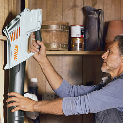 Акумуляторна повітродувка STIHL BGА 56 (системи COMPACT) Акумуляторна повітродувка STIHL BGА 56 (системи COMPACT)
